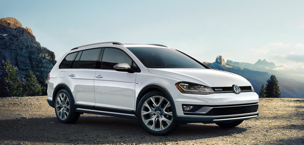 VW Alltrack makes quick work of paved and unpaved roads VW Alltrack makes quick work of paved and unpaved roads