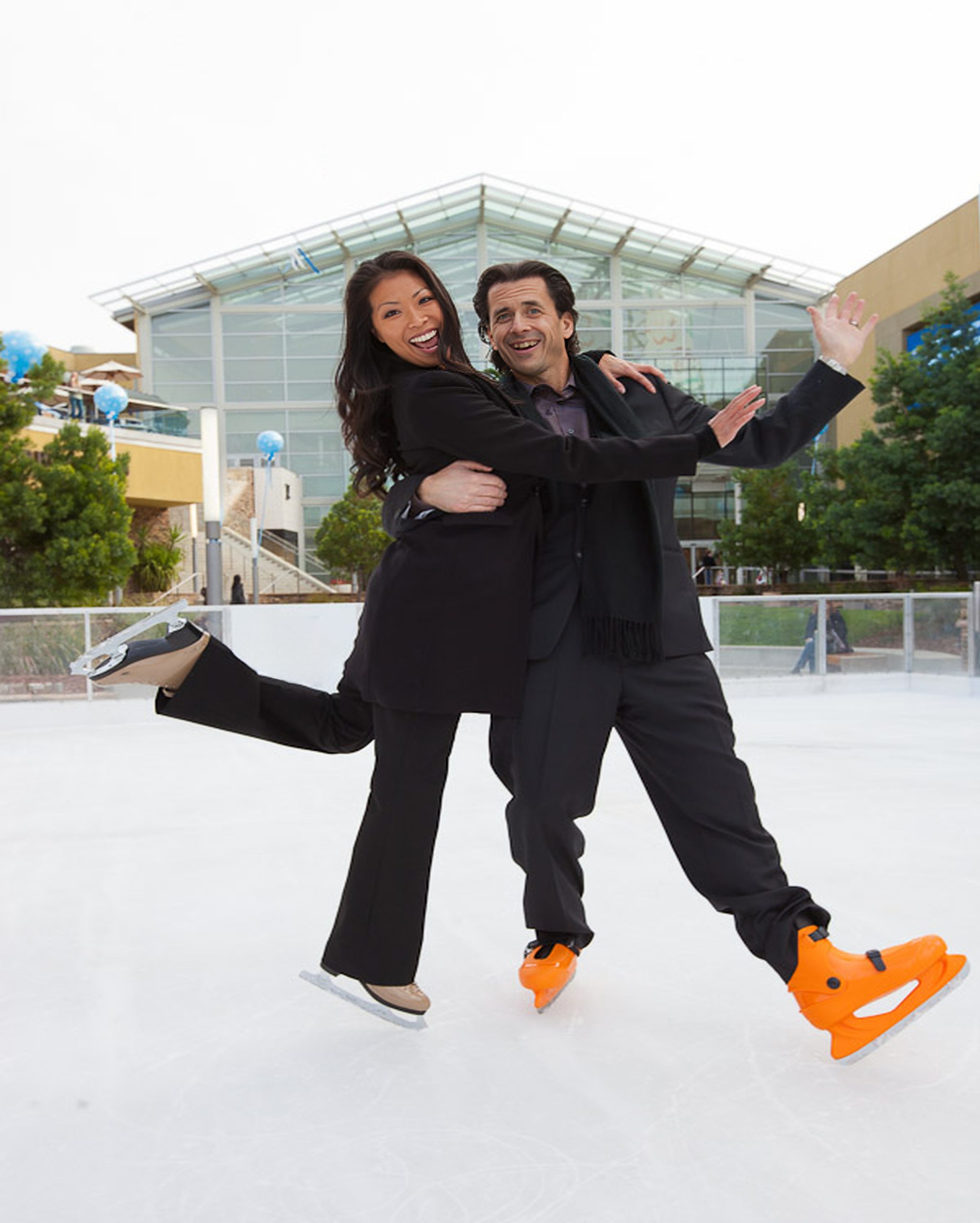 Rinks across America : Azumi and Scott Williams install temporary ice skating rinks in improbable locations , from shorelines to urban centers