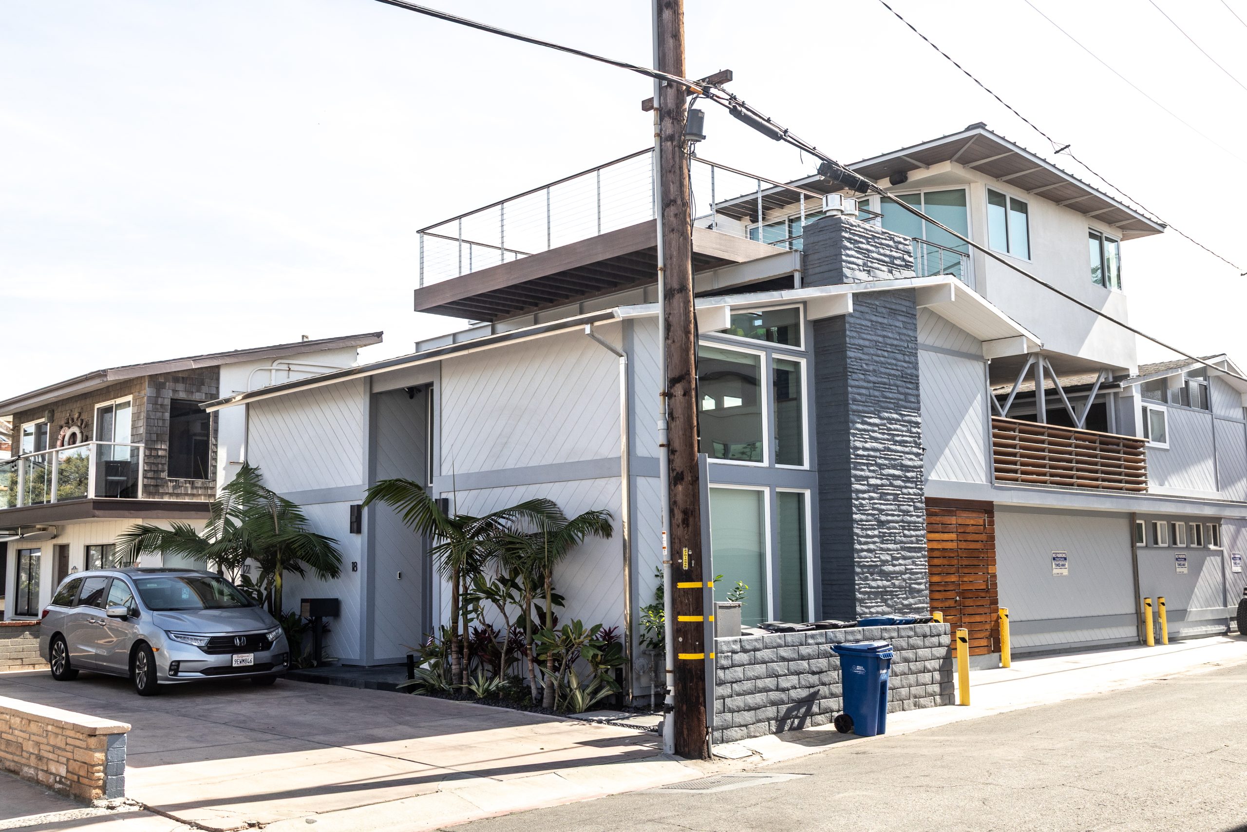 California Coastal Commission limits walkstreet patio enclosure