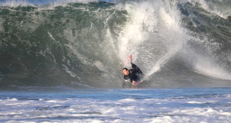 Silva and friends charge Hermosa