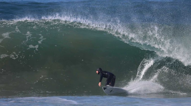 Silva and friends charge Hermosa