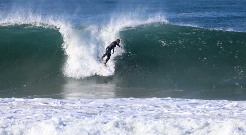 Silva and friends charge Hermosa