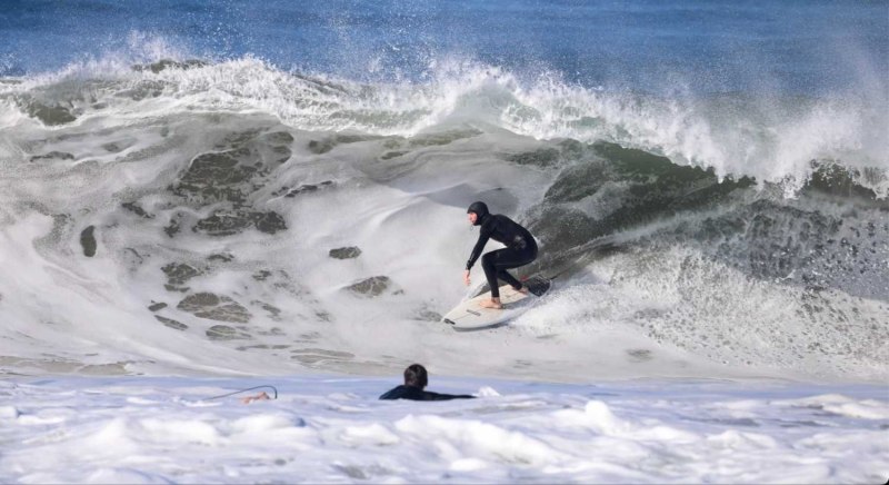 Silva and friends charge Hermosa